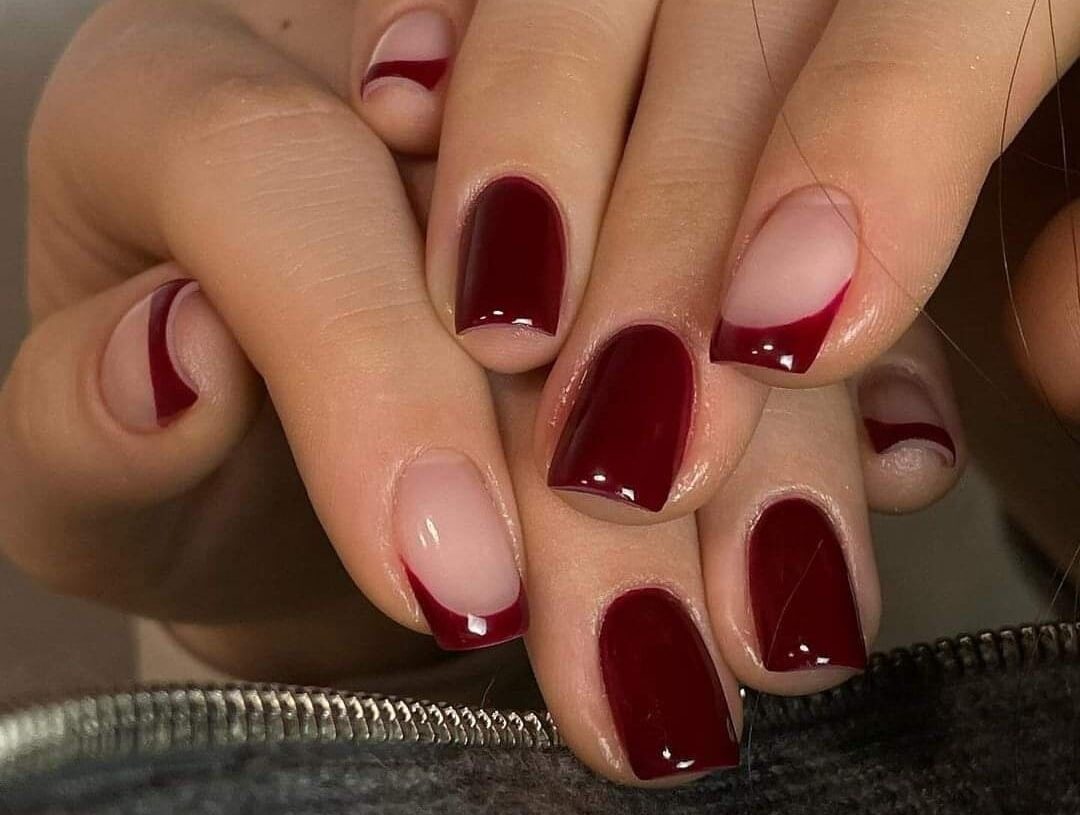 20 Festive Holly Nail Art Ideas to Try