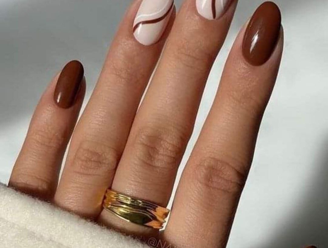 The 13 Best Nail Glues for Salon-Grade,