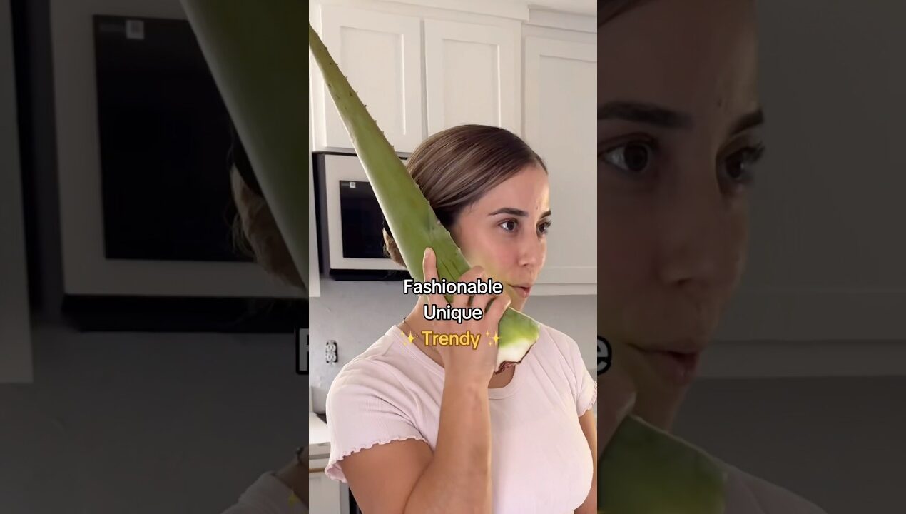 The easiest way to accessorize your phone 🤪 #fiveminutecrafts #5minutecrafts #diy #diycrafts