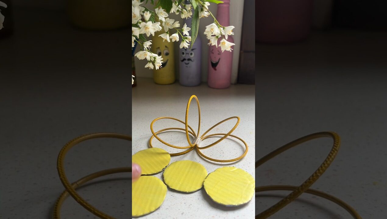 Aesthetic Home decor Idea Using Old Bangles 💕🥰😱❤️ #diy #shorts #viral #trending #aesthetic #craft