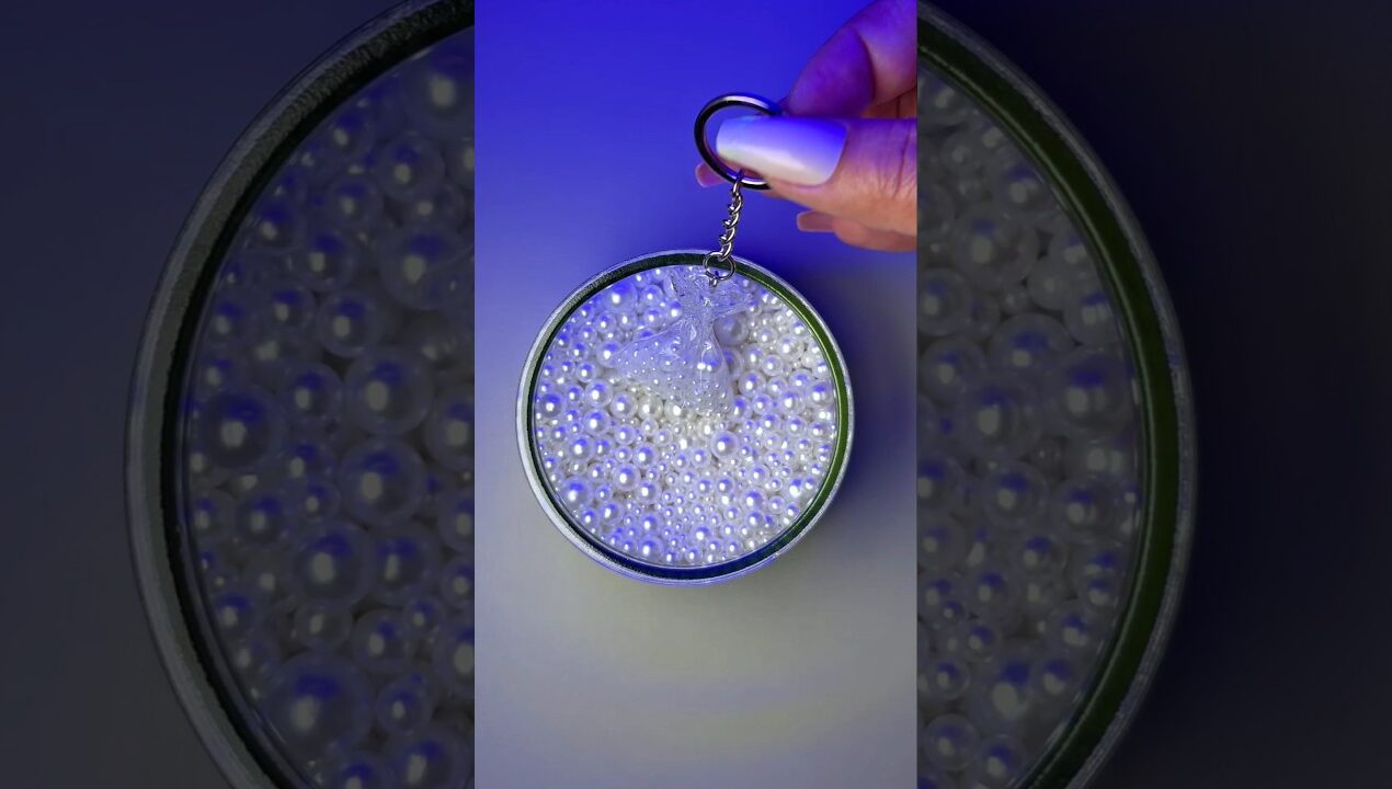 Mini Keychain With Pearls: Aesthetic in Every Detail