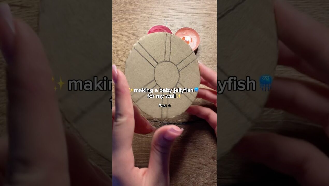 🪼🥹🪼 Making a baby JELLYFISH for my wall 🐬 Cardboard Craft | DIY Shark Tutorial #cardboard #diy