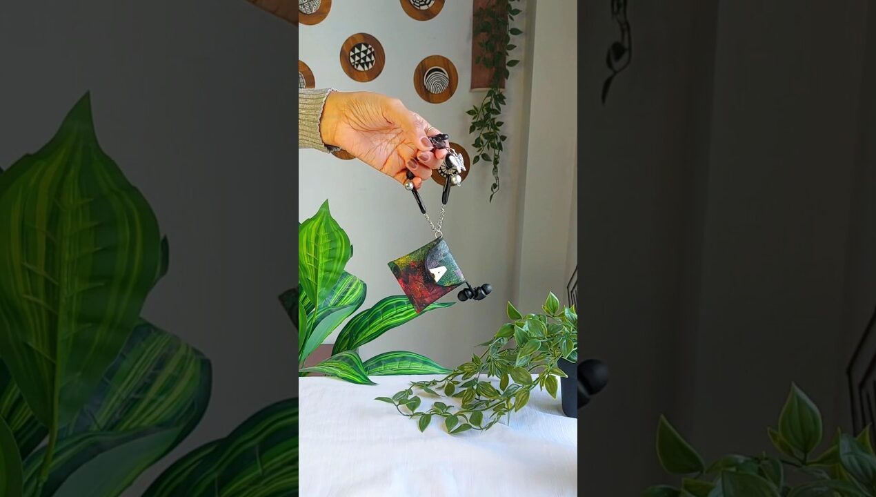 DIY Earphones Pouch #craft #diy #bestoutofwaste #earphone earph