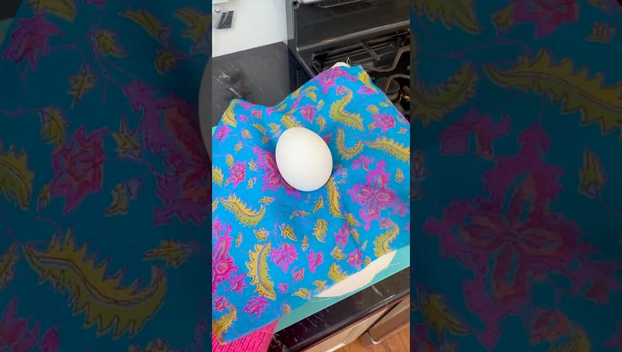 i had no idea you could do this 🤯 (just a craft, not for eating)