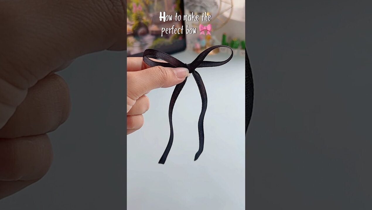 Easy way to make perfect bow 🎀✨#shorts #diy #art #craft #youtubeshortsvideo