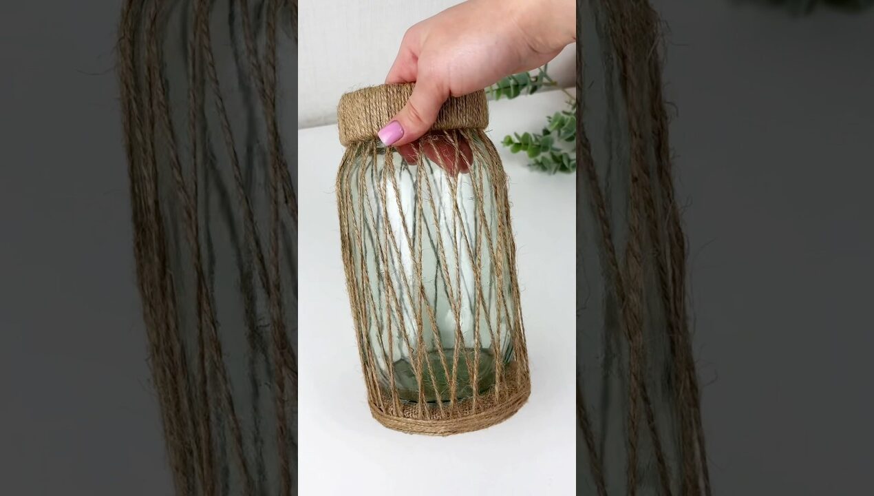 DIY lamp from glass bottle & rope.  Easy craft for cozy home #DIYLamp #BottleCraft #HomeDecor #diy