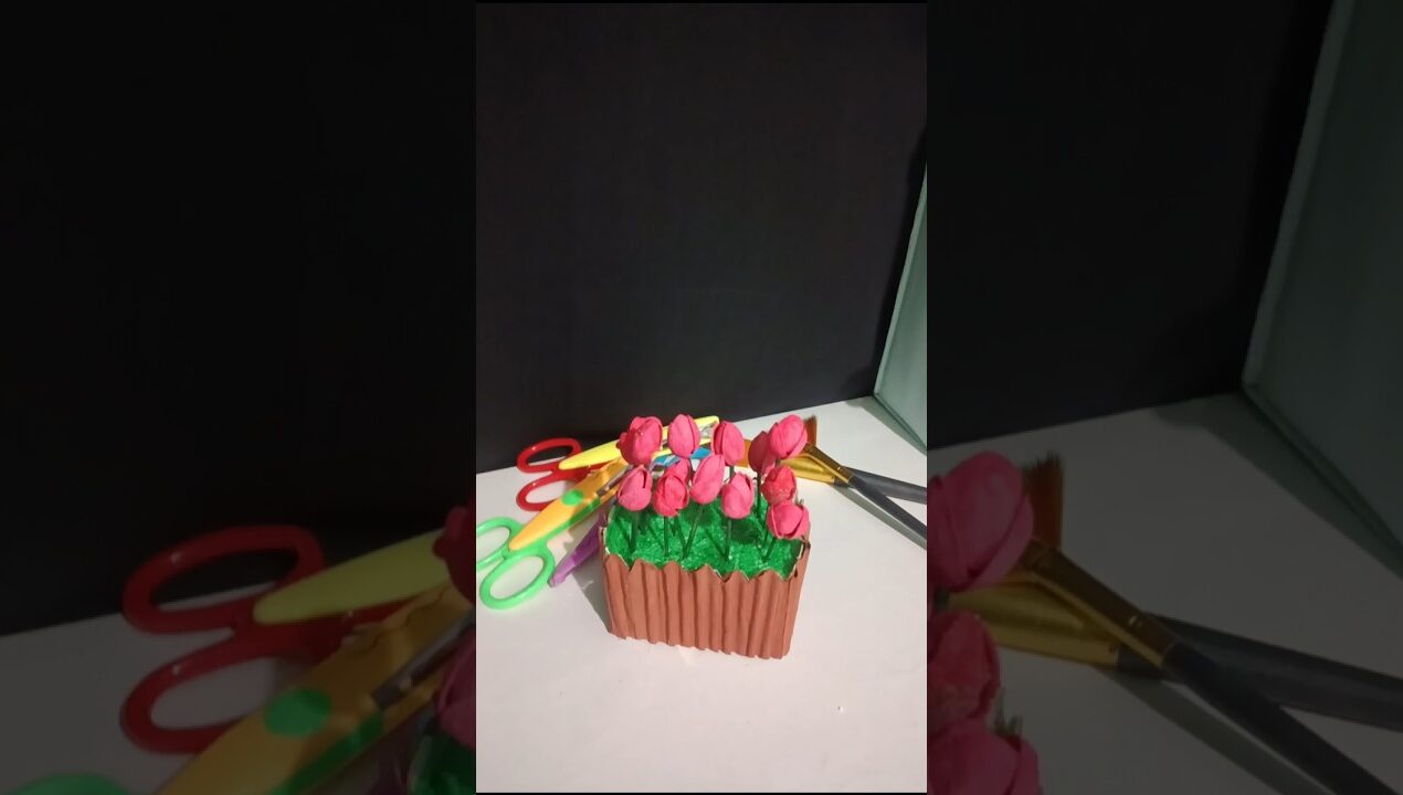 trending flower vase 🤩🥰#diy #diyideas #trendingshorts #art #diycrafts #craft