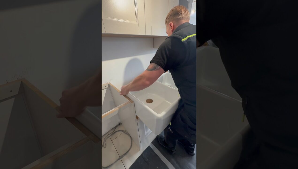 Butler sink… #plumber #plumbing #youtubeshorts #diy #sink #fyp