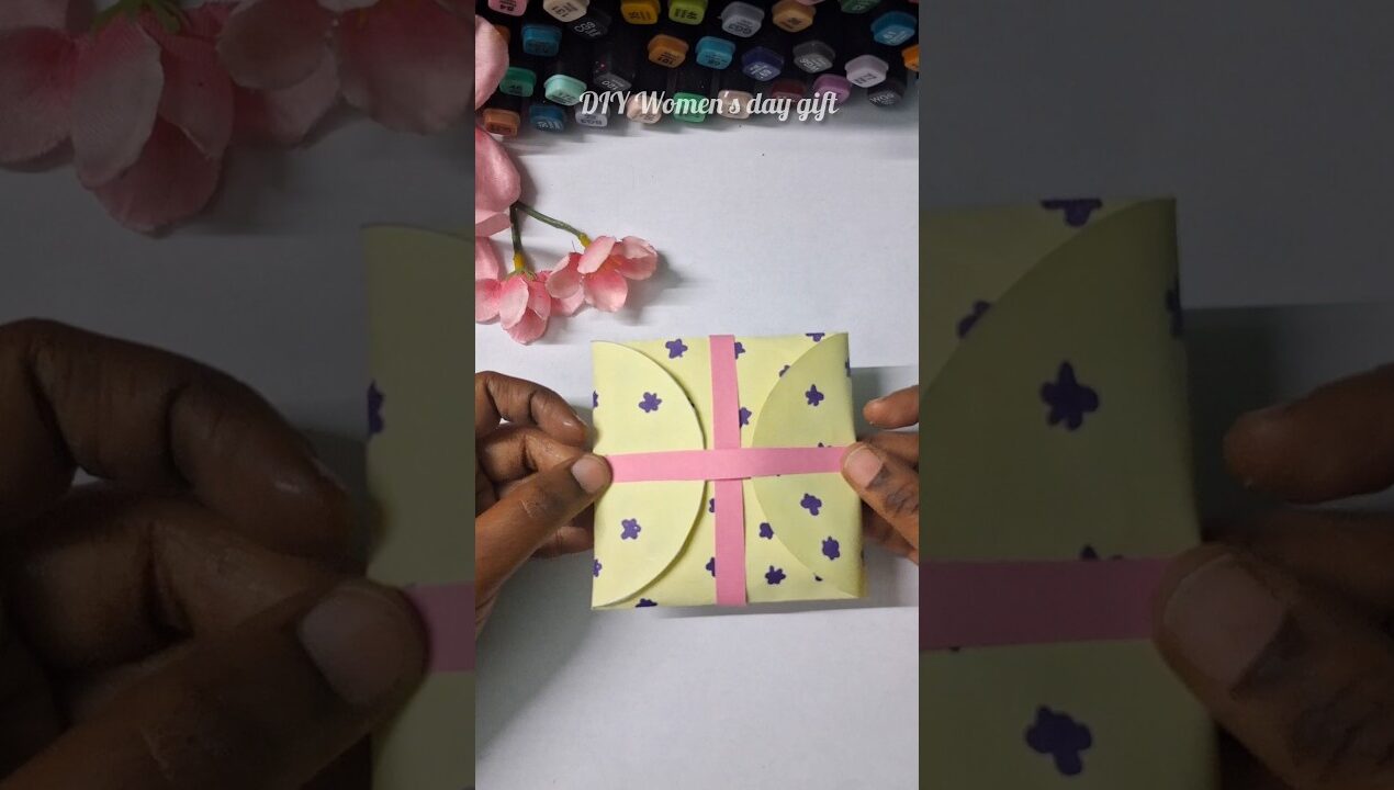 DIY Women's day gift card idea💖 #womensday #shorts #trending #women