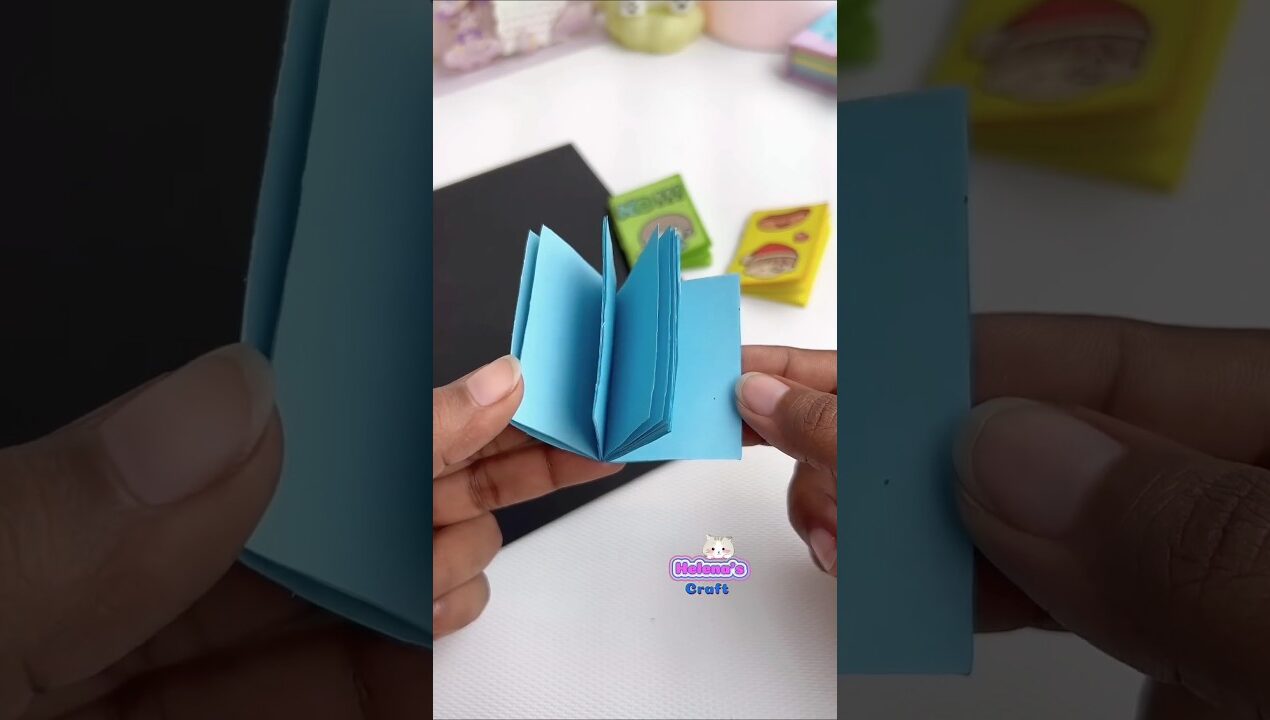 no glue mini notebook 🤩 #diy #shorts #craft #helenascraft #diyideas