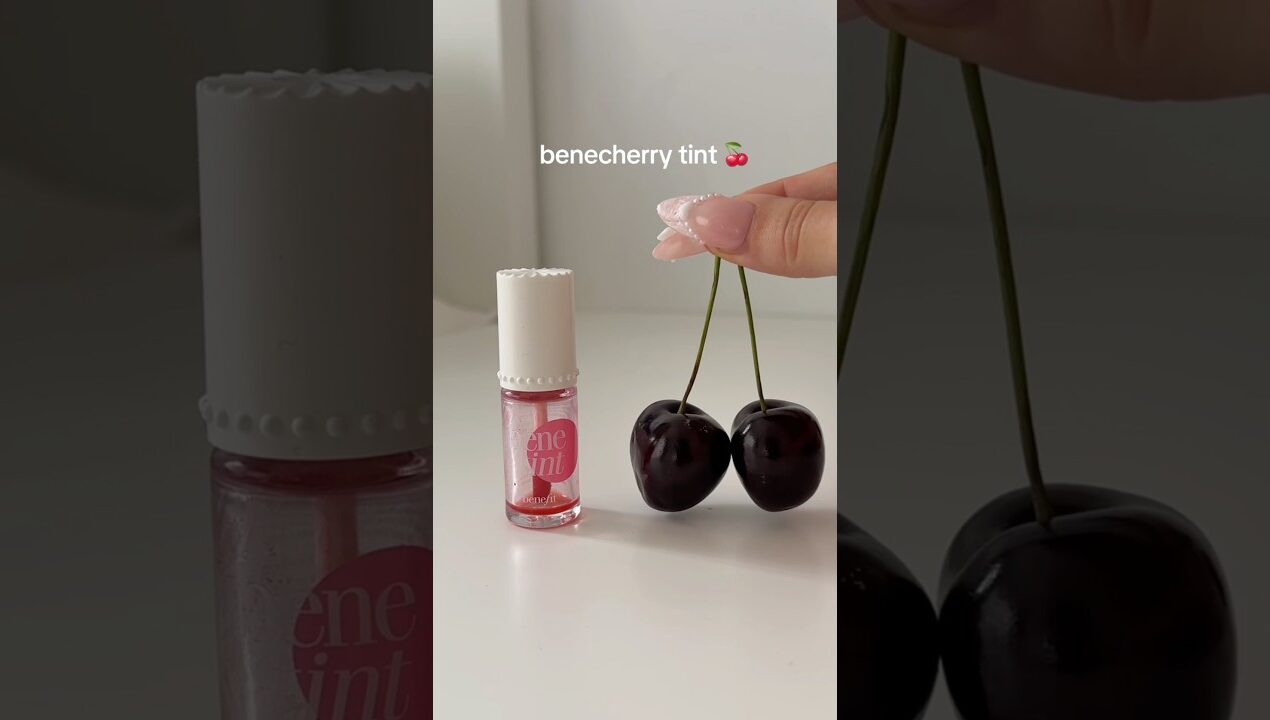 Using CHERRY as MAKEUP?! 👀🍒💋 #cherrymakeup #diy