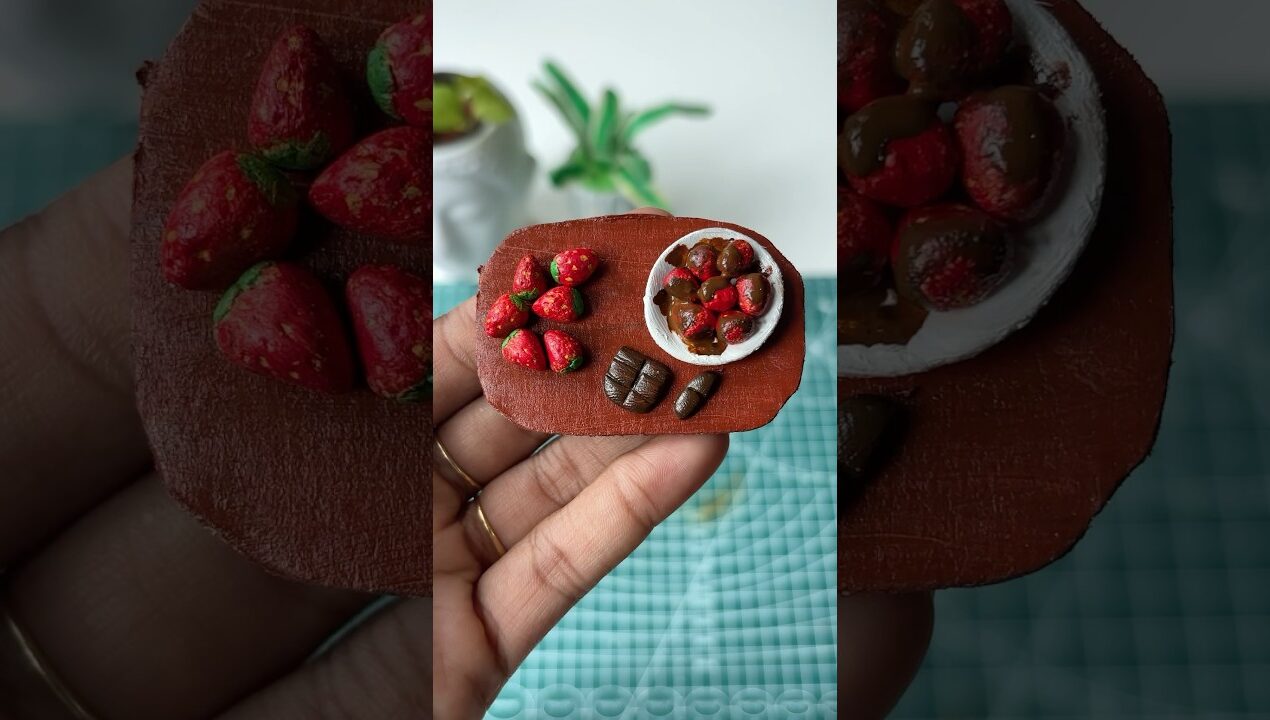 Miniature strawberry 🍓fruit series 5|@Lilac_lune #diy #craft #shorts |