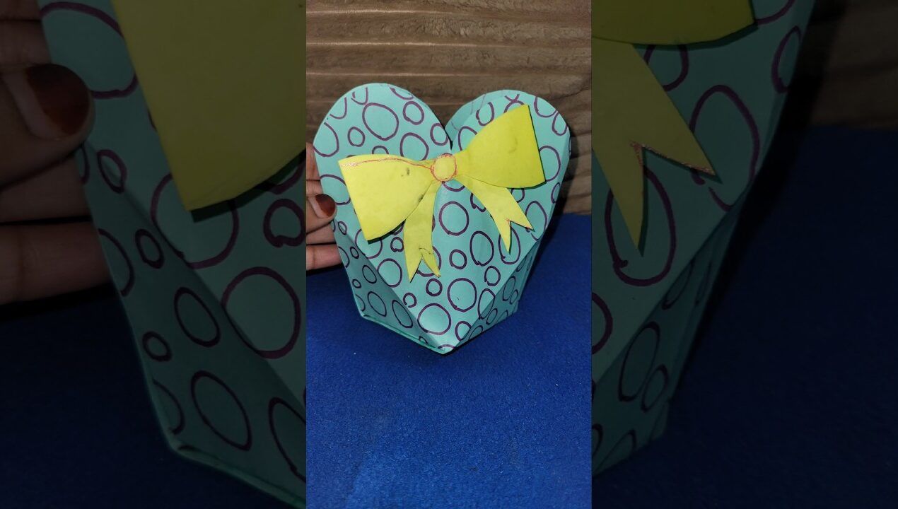 Craft Paper Gift 🎁 box DIY expensive #diy #papercrafts #papercrafts #ytshorts #viralshort #giftbox