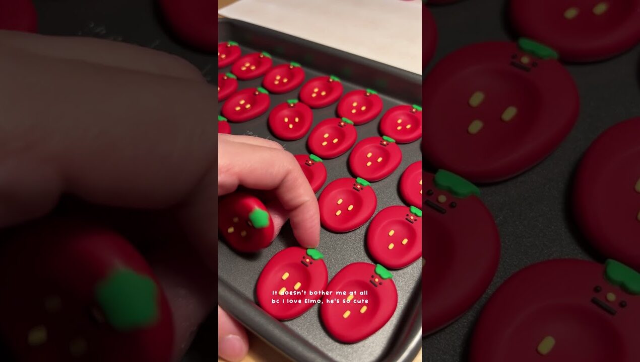 strawberry worry stone 🍓 #polymerclay #diy #clayart #clay #sculpting #shortvideo #shorts #short