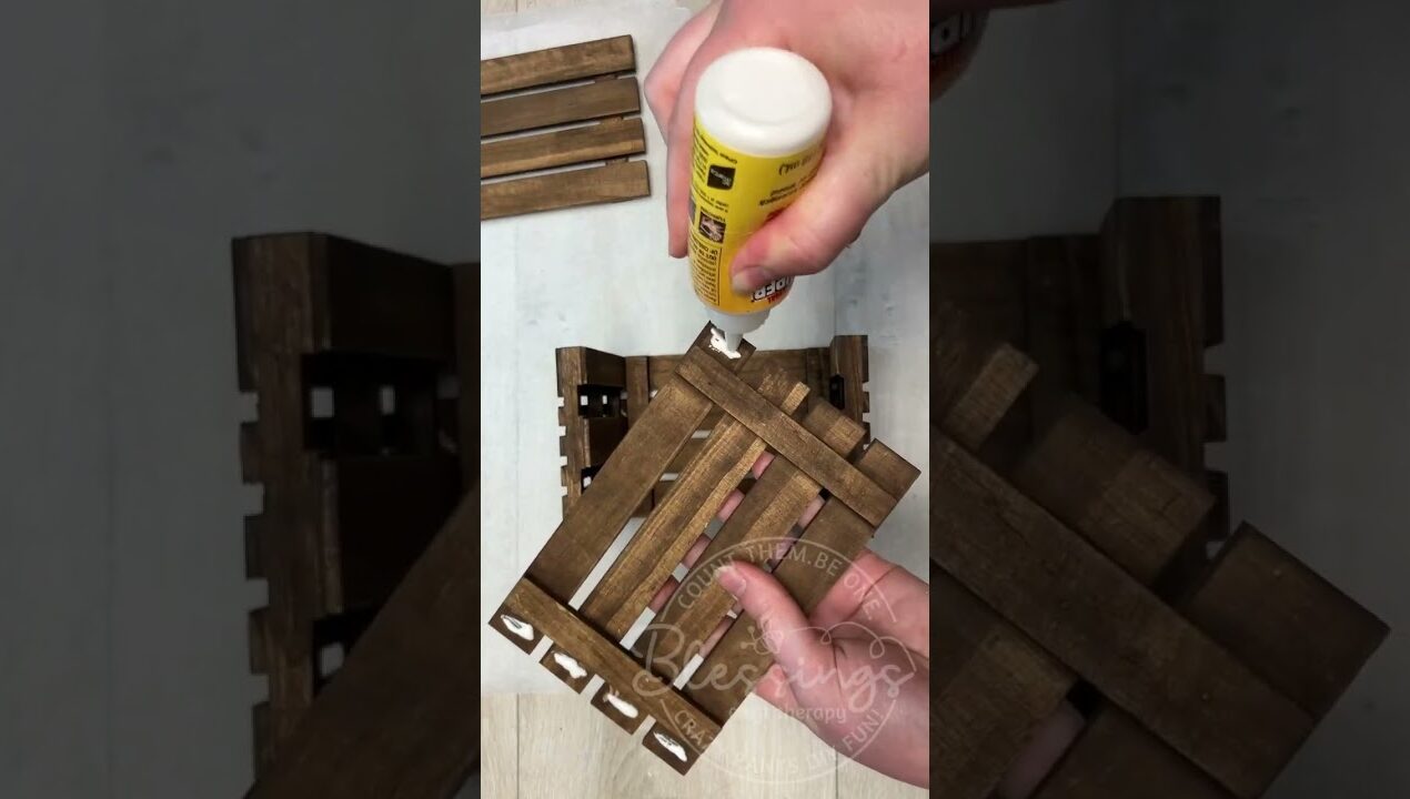 Diy Fun With Dollar Tree Mini Pallets #dollartreediy #easycrafts #flowerboxes