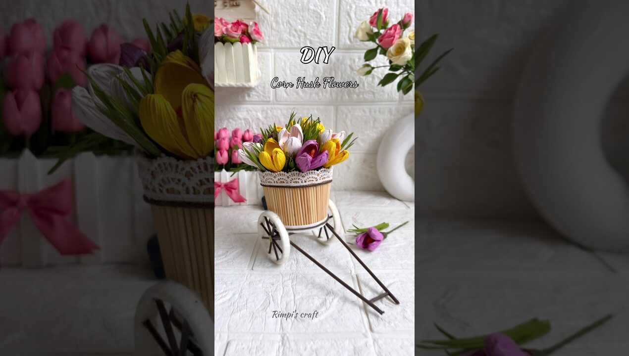 DIY Corn Husk Flowers #sorts #viralshort #viralvideo #flowervase #handmade #diy #craft #flowers
