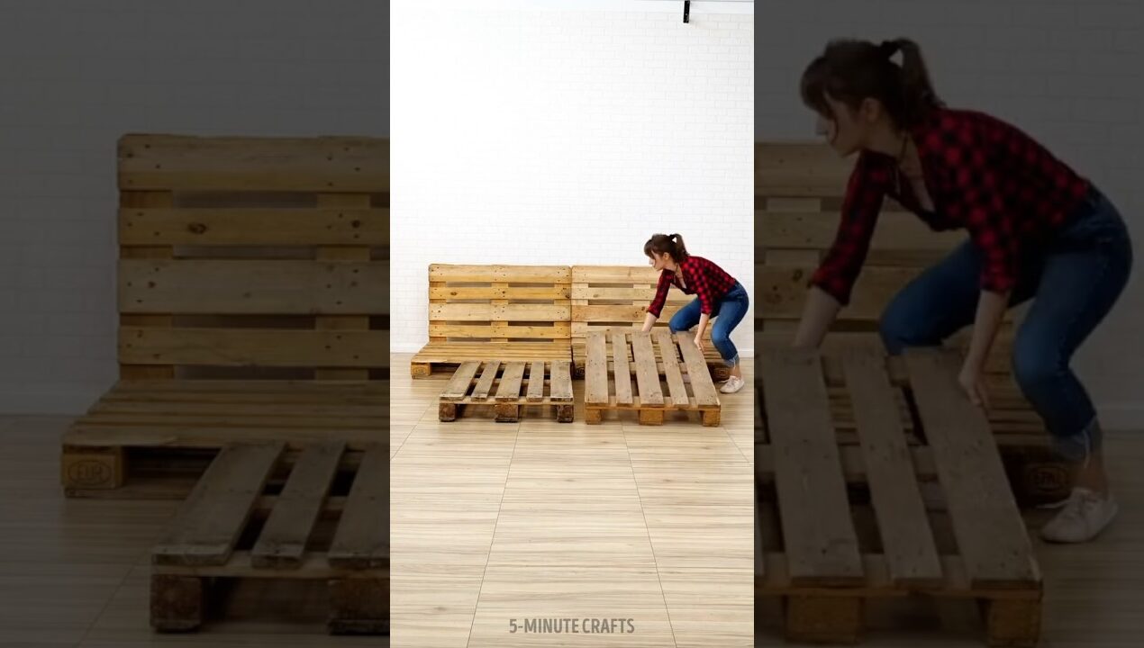 Palet bed 👏👑 Respect ✊🤩 furniture work #shots #shorts #shortsvideo #amazing #trending #homemade