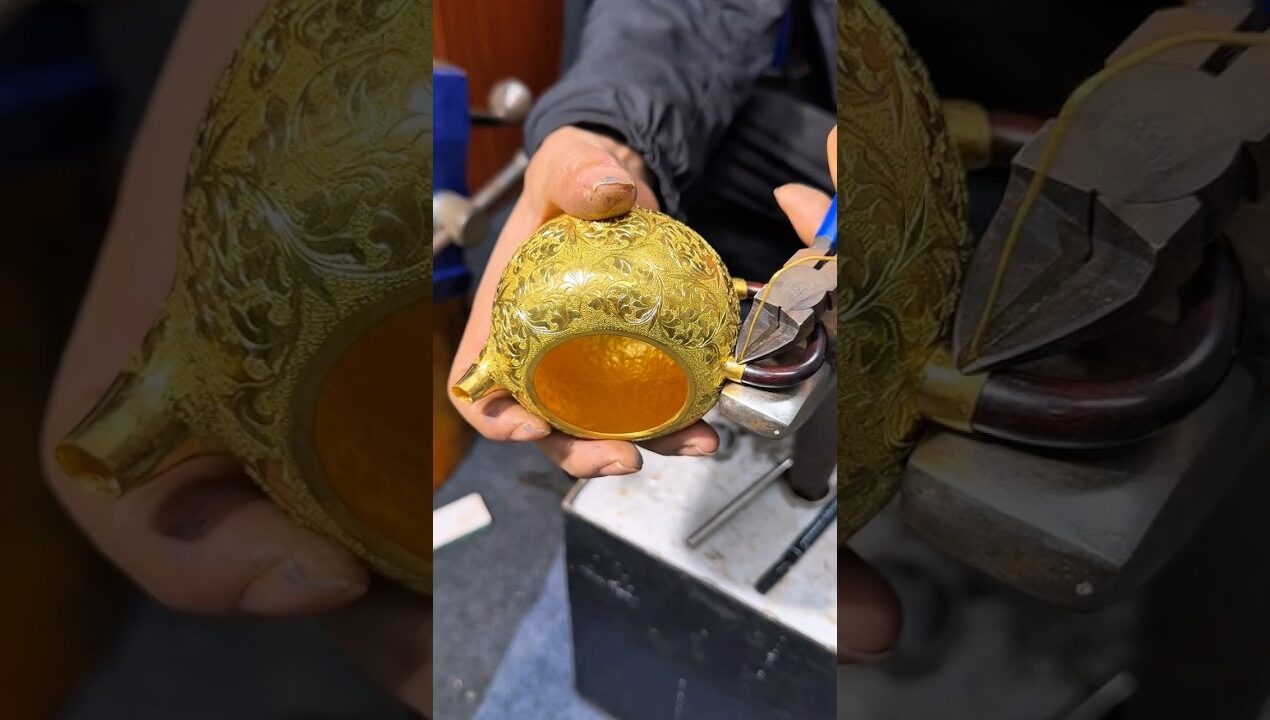 😍👆Unveiling, handcrafted Chinese luxury gold teapot #goldfactory #handmade #goldbar #diy
