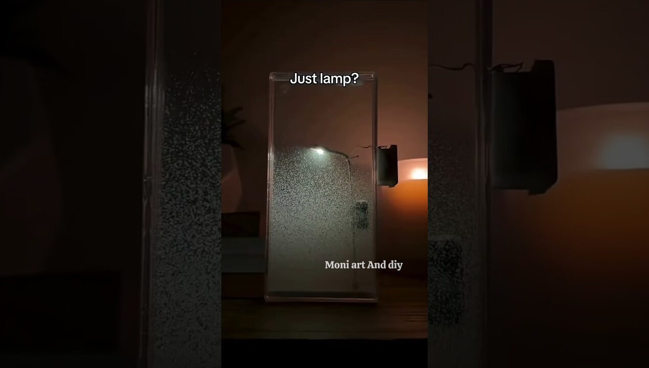 snow lamp bana deya 😱 #diy #diykeychain #diykeychain #snowlamp #gift #craft #moniartanddiy #light