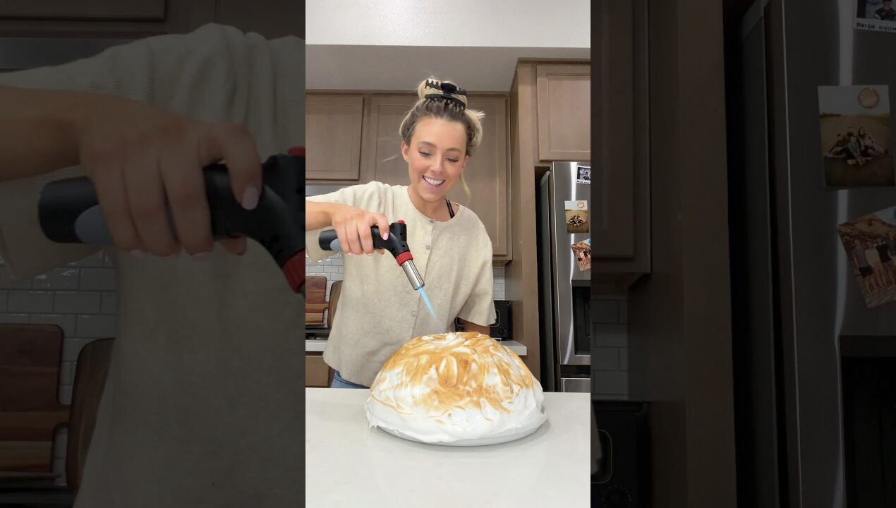 No wonder it’s hard to make 🔥🍦 #diy #baking making a baked alaska ice cream brownie cake