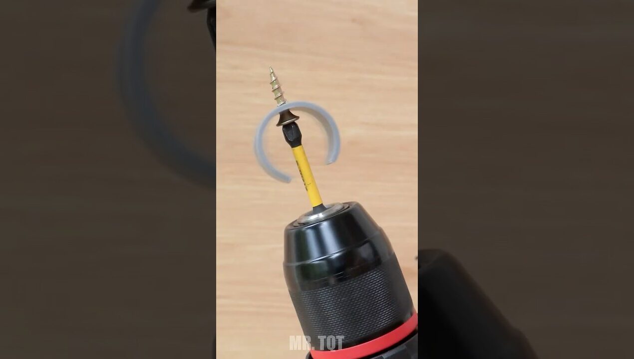 How to Secure a PVC Pipe in a High Position #diy #lifehacks #tools #ideas