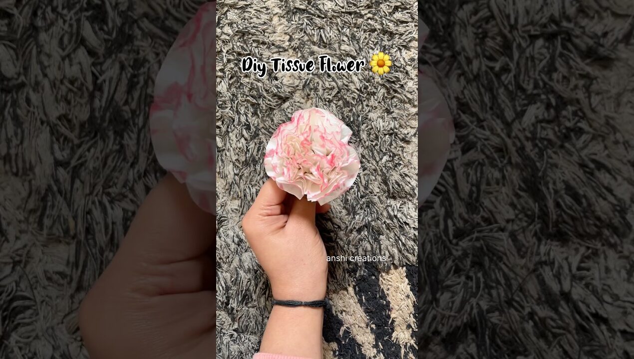 How to make tissue paper flowers🌼Diy tissue paper hair clip#diy #youtubeshorts #shorts #shortvideo