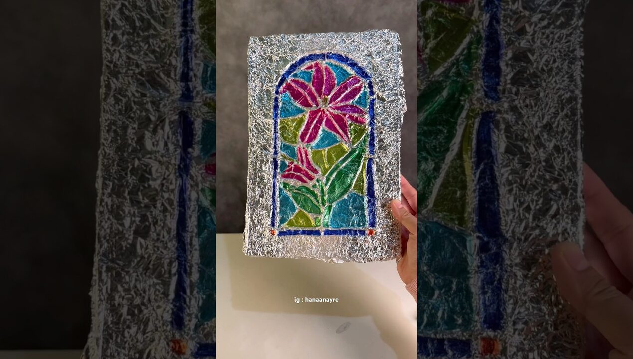 Minim plot twist 🤔 #stainedglass #alumuniumfoil #diy #experiment #beautiful