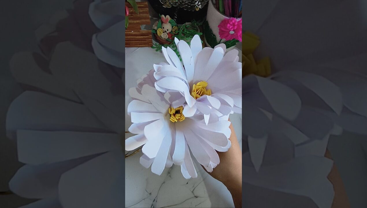 Diy cute paper Daisy flowers 🌼 #shorts #viralvideo #diy #craft #art #papercraft #paper #papercraft