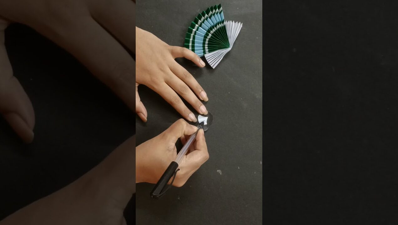 DIY Showpiece craft ideas #diy #craft #beautifulwallhangingcrafts #craftideas #colourpapercraft