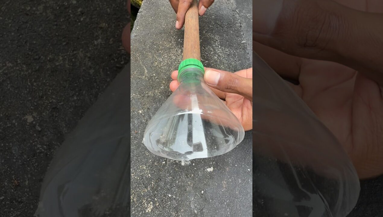 Homemade LED Bulb Changer Tool Using a Plastic Bottle! #diy #ideas