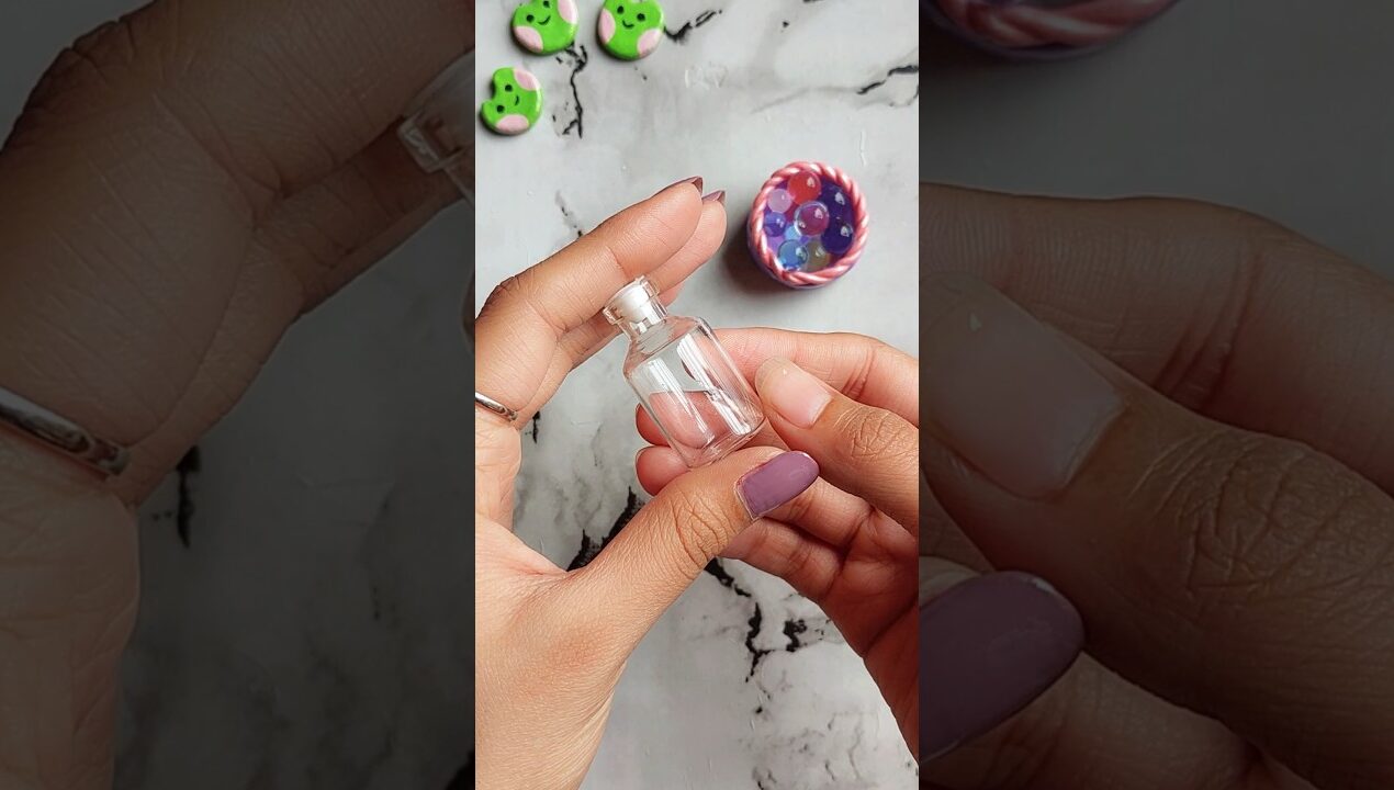 😱KEYCHAIN FROM BOTTLE || CRAFT IDEAS🦋 #craft #keychain #shorts #anushkascraftland