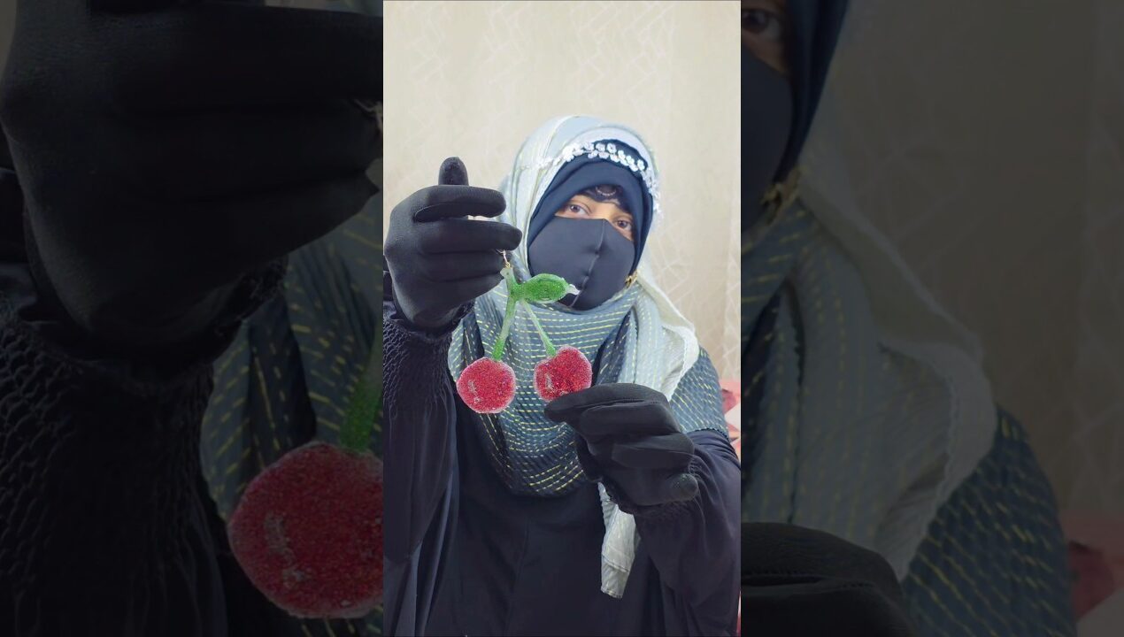 Glue gun hacks craft ideas/ Keychain diy idea With glue gun #ytshorts ##support #glueguncraft #diy