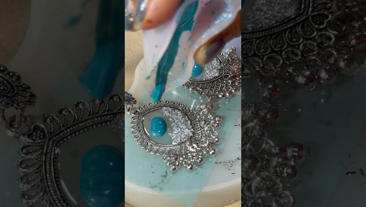 Resin jhumke #resin #resinart #resincrafts #craft #diy #sister #suit #matching #shorts