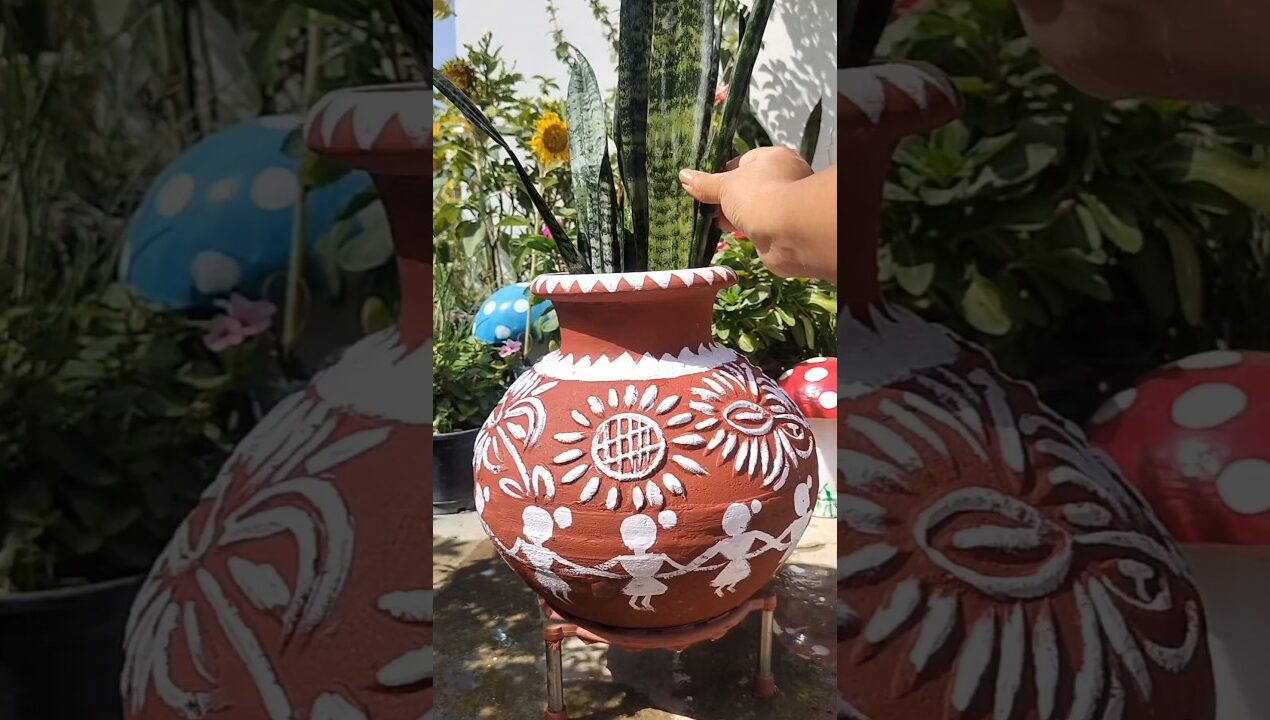 Transform Old Matka into a Beautiful Planter #diy #earthenpot