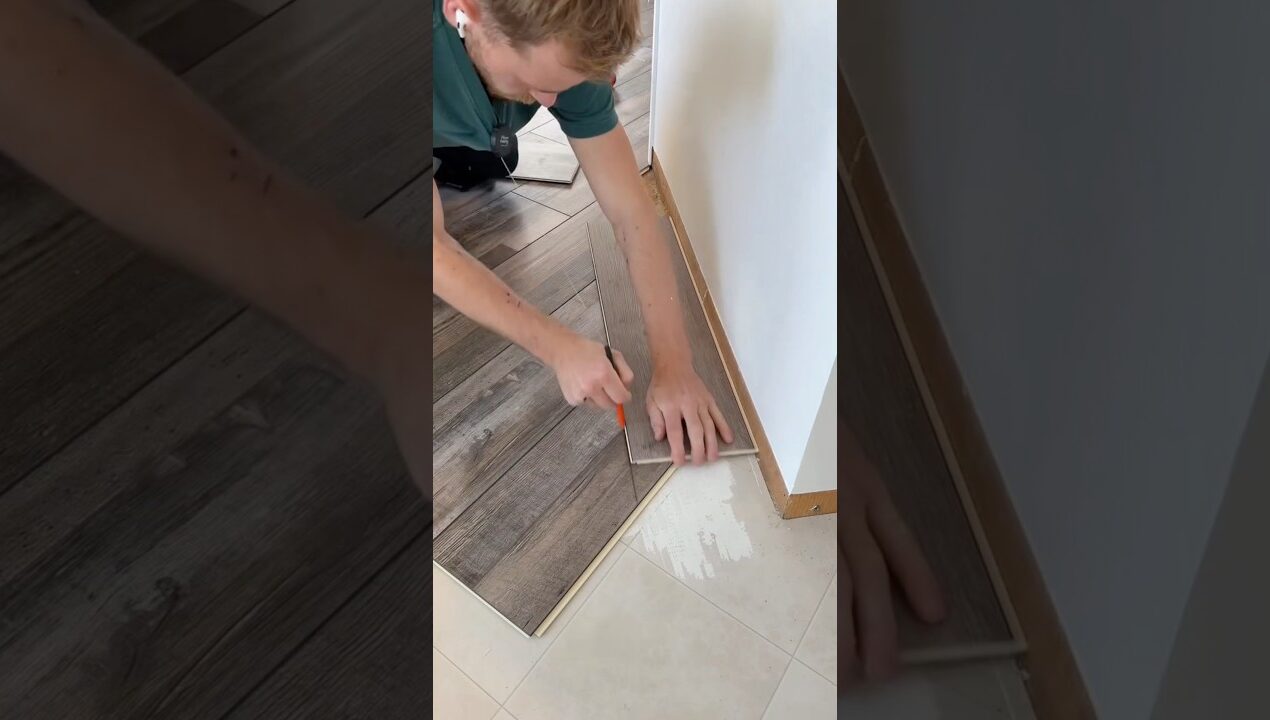 Duvarı kopyalamadan parke kesilmez! #diy #parke #ustalık