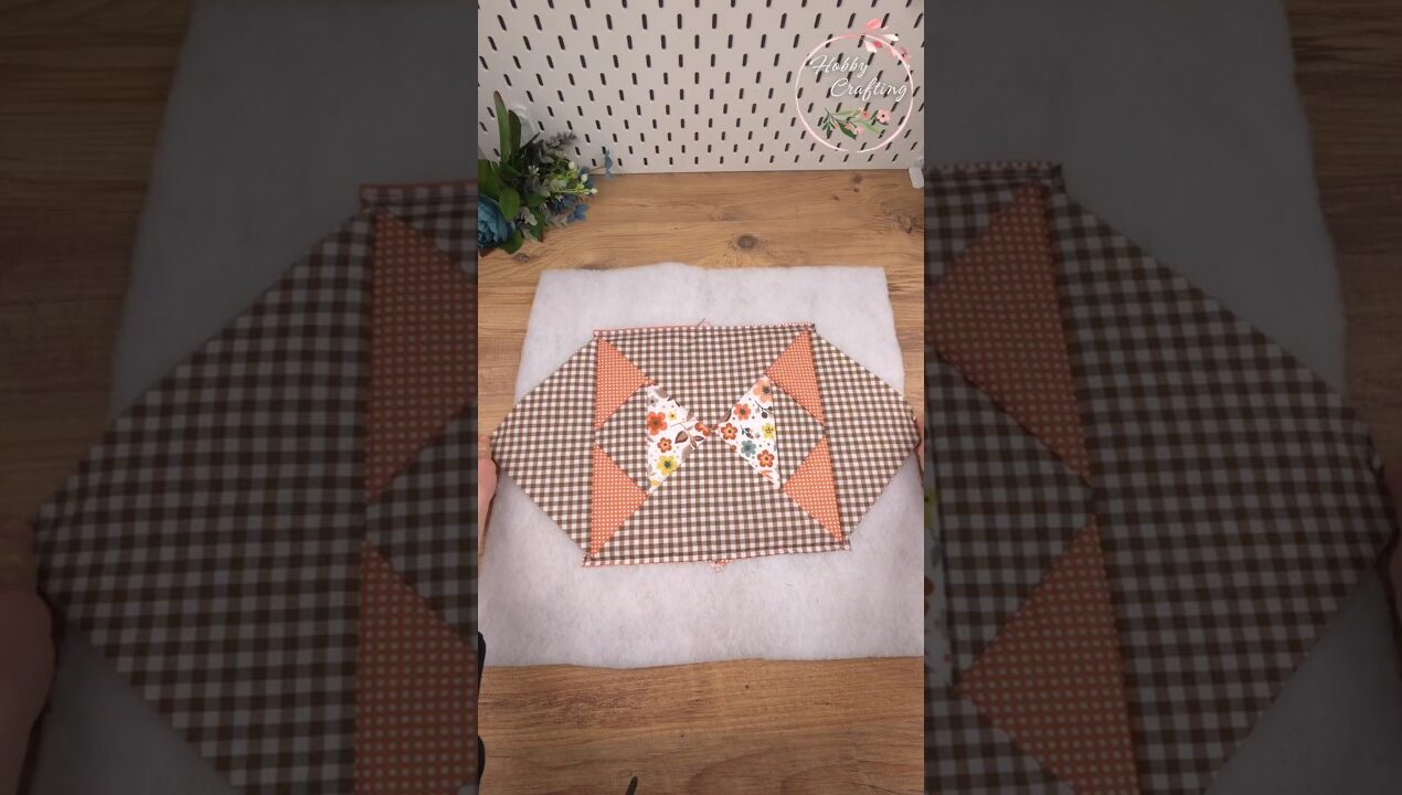 Creative Quilt Block Pillow Sewing Idea #QuiltBlock #SewingDIY #PatchworkIdeas