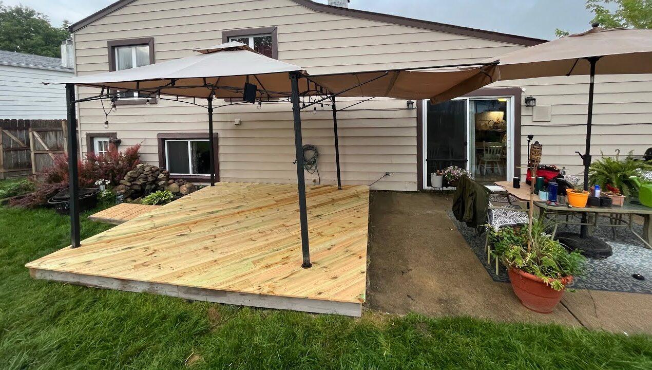 DIY PALLET DECK for under $300!!! #deck #diy #woodworking