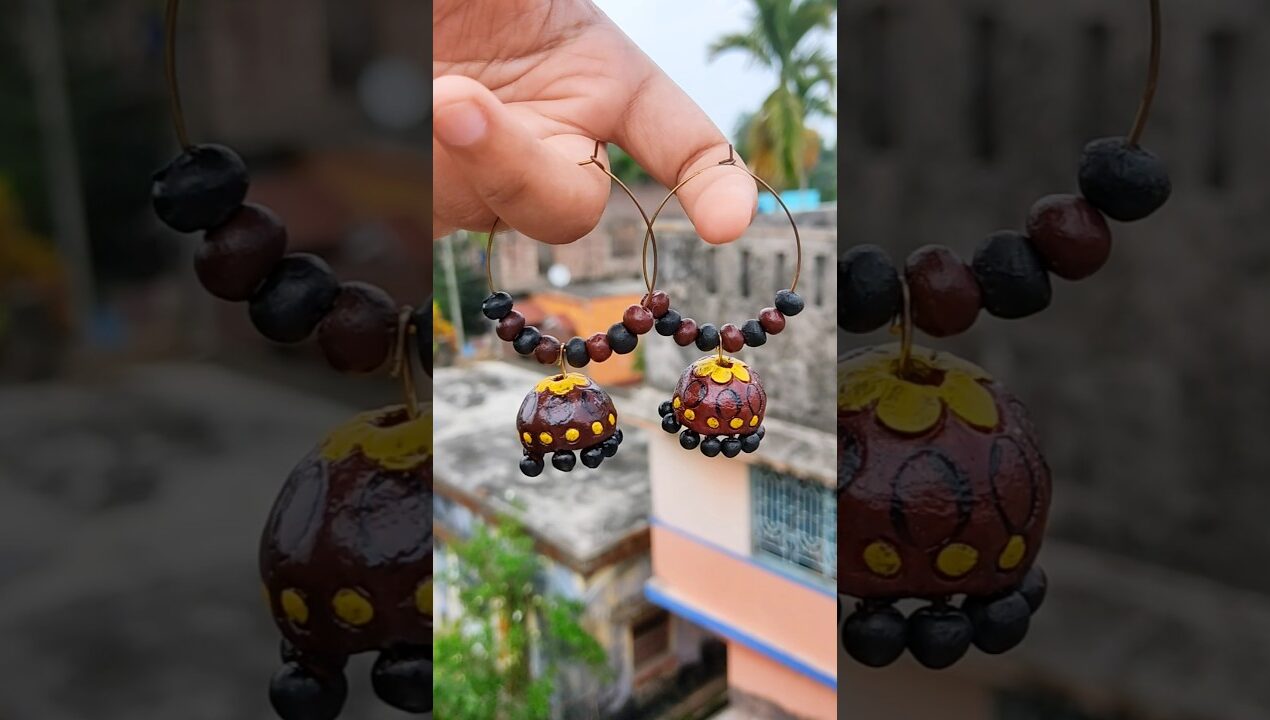 কি বানালাম 😲 মাটির কানের দুল বানালাম 🤭 DIY earrings । #diy #jewellery @BongCreativeArpita
