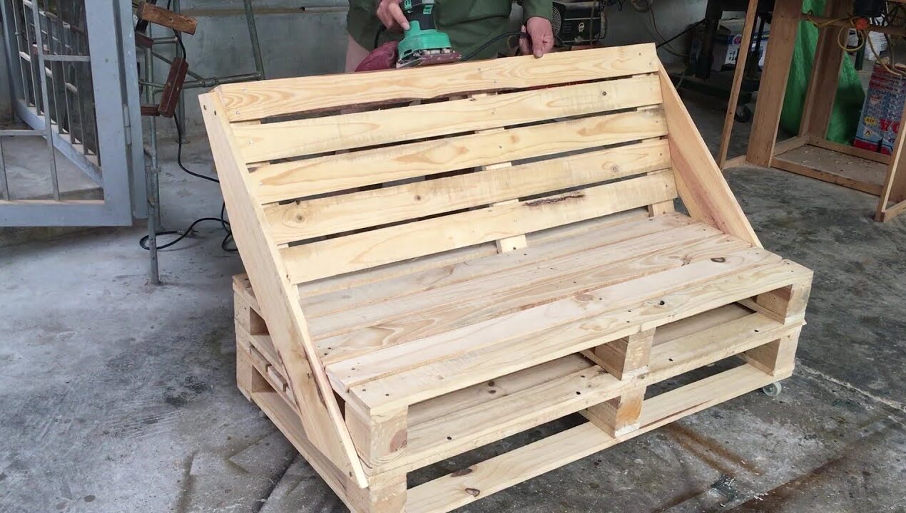 Magical Creations from Wooden Pallets – Pallet Sofa Set for Outdoor Space