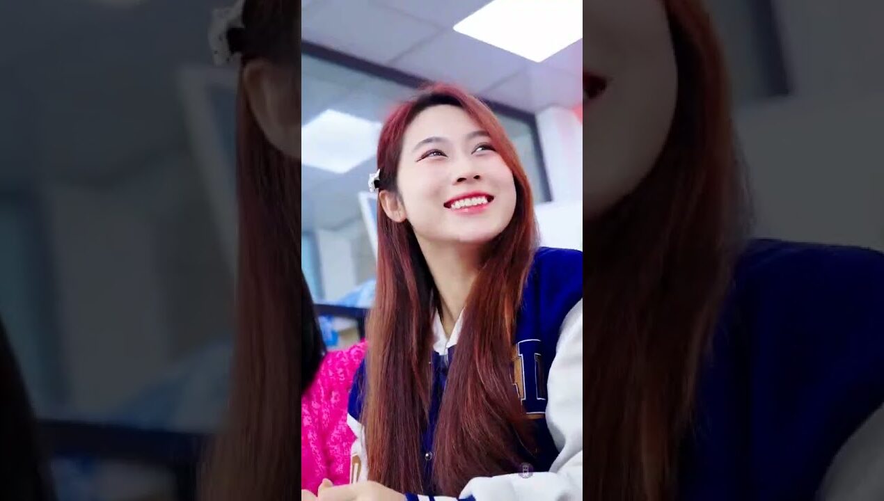 Crazy ideas always come from smart people 😱👩‍❤️‍👩 #anhchinh #kpop #art #diy #drawing