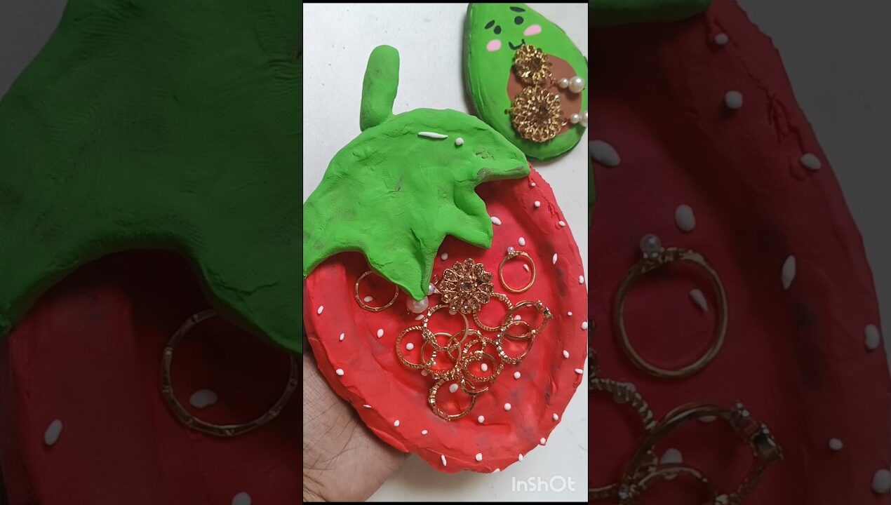 Diy idea💫💕How to make Strawberry🍓🍓tray by Super clay#diy #creativeclayideas #art #clayart #claycraft