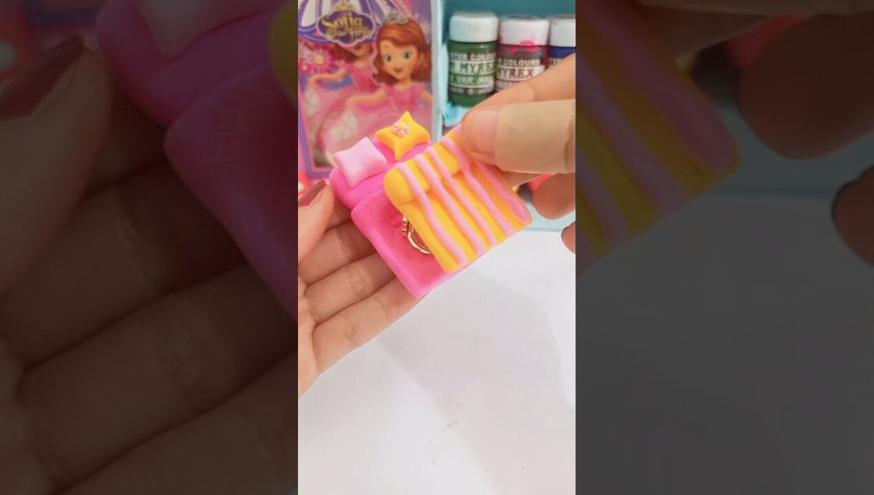 DIY Cute polymer clay Bed😺💕#shorts #youtubeshorts #diy #clay #ideas #miniature #aesthetic #trending