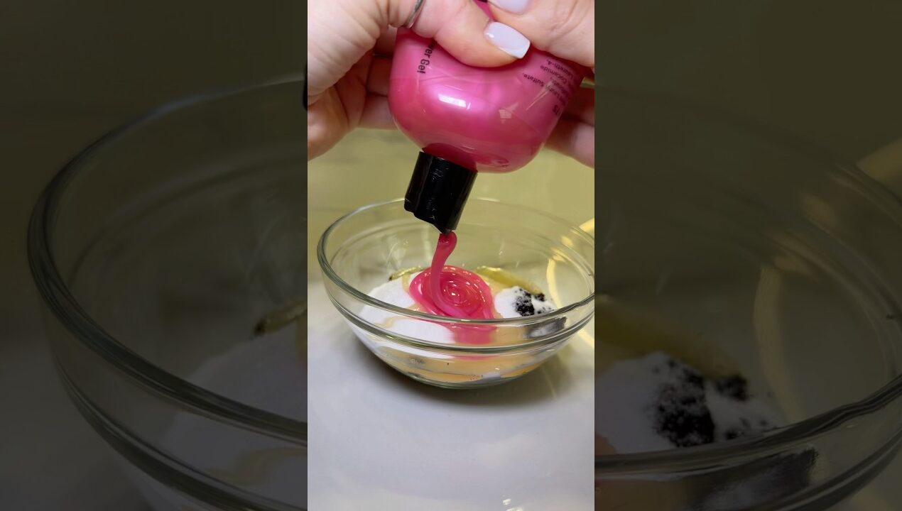 I wish I knew this sooner🤫🛁 Diy body scrub save me money #LifeHack #scrub #beauty #DIY #bodyscrub