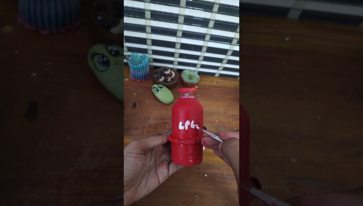 പണിപ്പെട്ടു 🥲 #diy #malayalam #youtubeshorts #diyideas #painting #artandcraft #diycraft