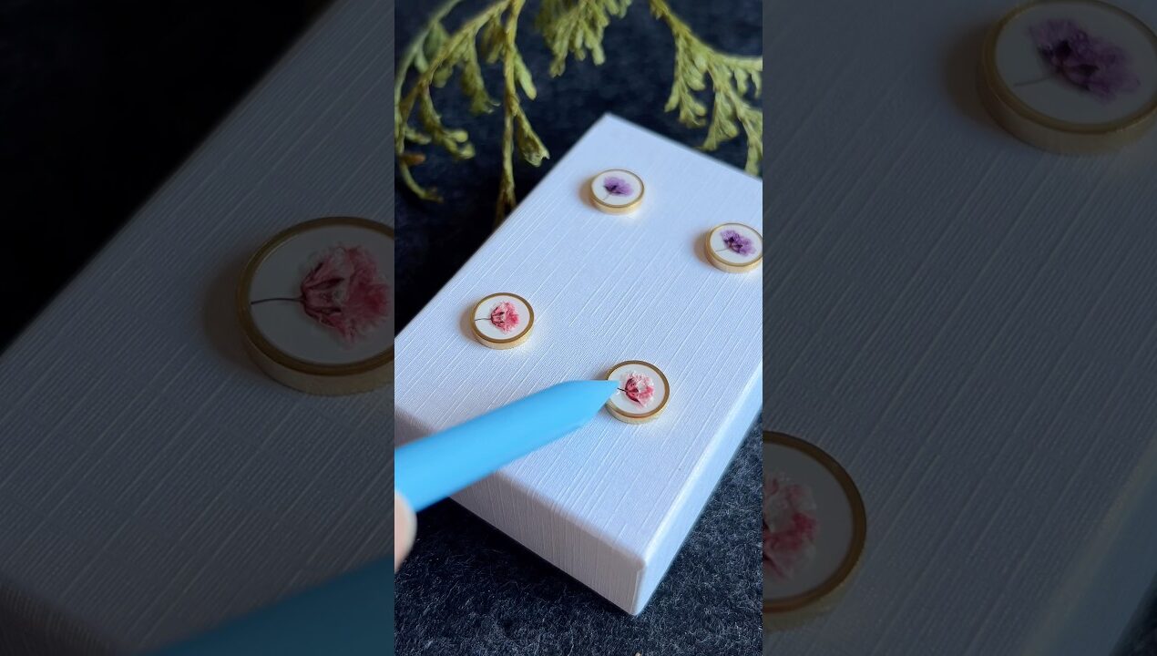 Real Flower Earrings 🌸 #jewelrymaking #uvresin #handmadejewellery #springvibes #diy #resin #easy
