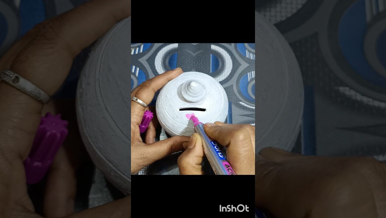 pot painting using acrylic marker #painting  #art  #acrylicpainting #acrylicmarker #viral #diy #easy