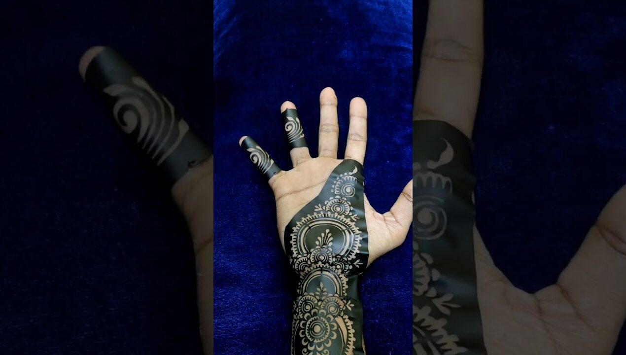 1st Time⁉️ Put Mehandi Using Stencil✋Ramzan✨🌙 #asmulticreativity #diy #craft #shorts