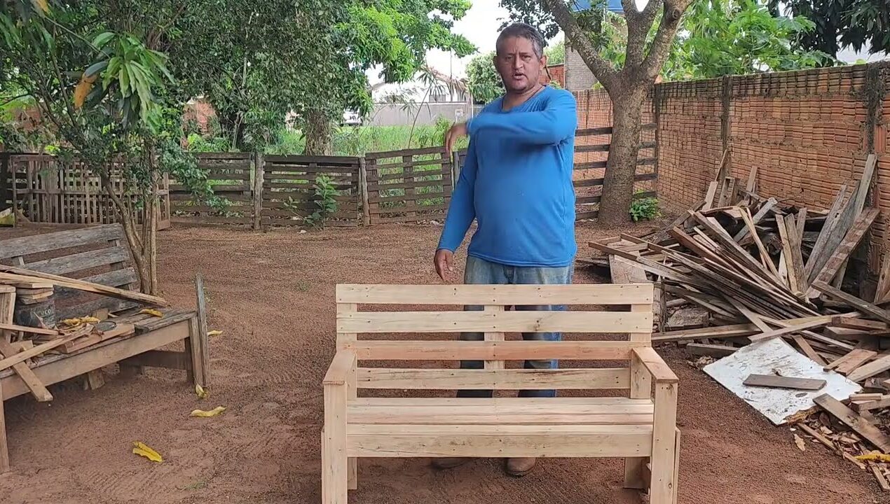 Faça sua própria namoradeira com paletes em casa