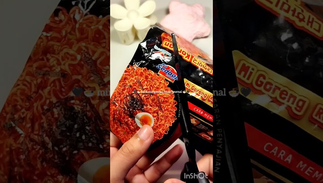 mini mie goreng hitam journal 🍜🖤 #art #diy #craft #asmr #journal