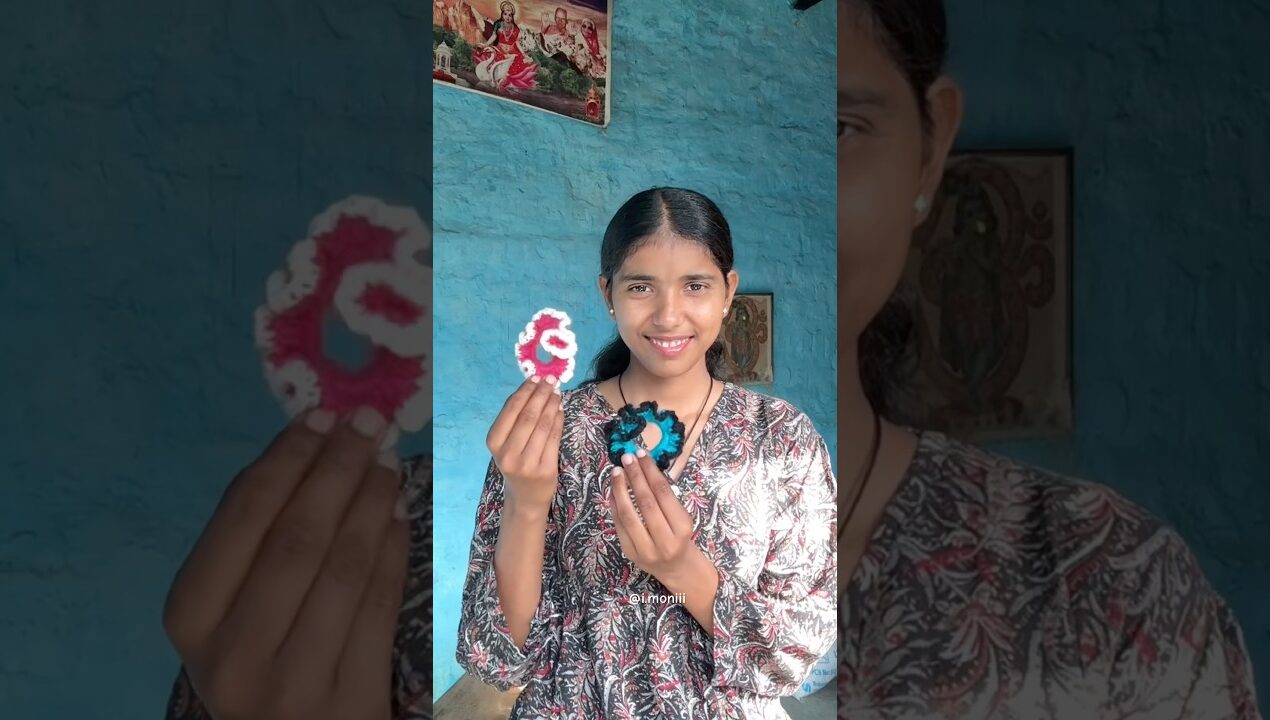 Easy crochet scrunchie tutorial for beginners ❤️@i.moniii  #diy #craft # scrunchie #yarn #diycrafts